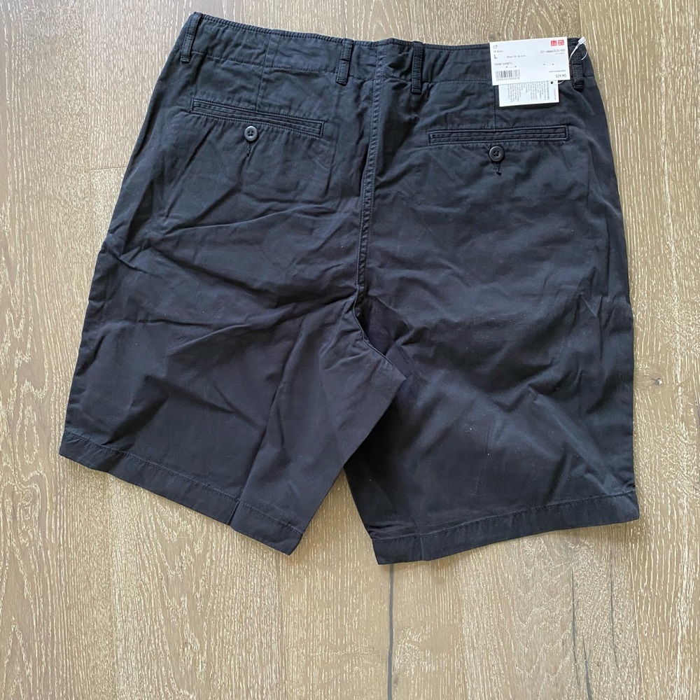 Uniqlo chino shorts in black - Picture 10 of 13